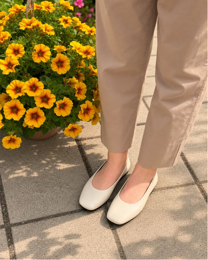 Mekka Off White Leather