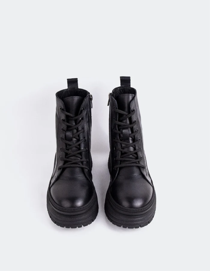 Eucles Black Leather