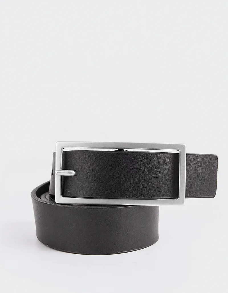 Strava Black Leather