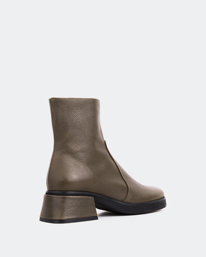 Lamarck Khaki Leather