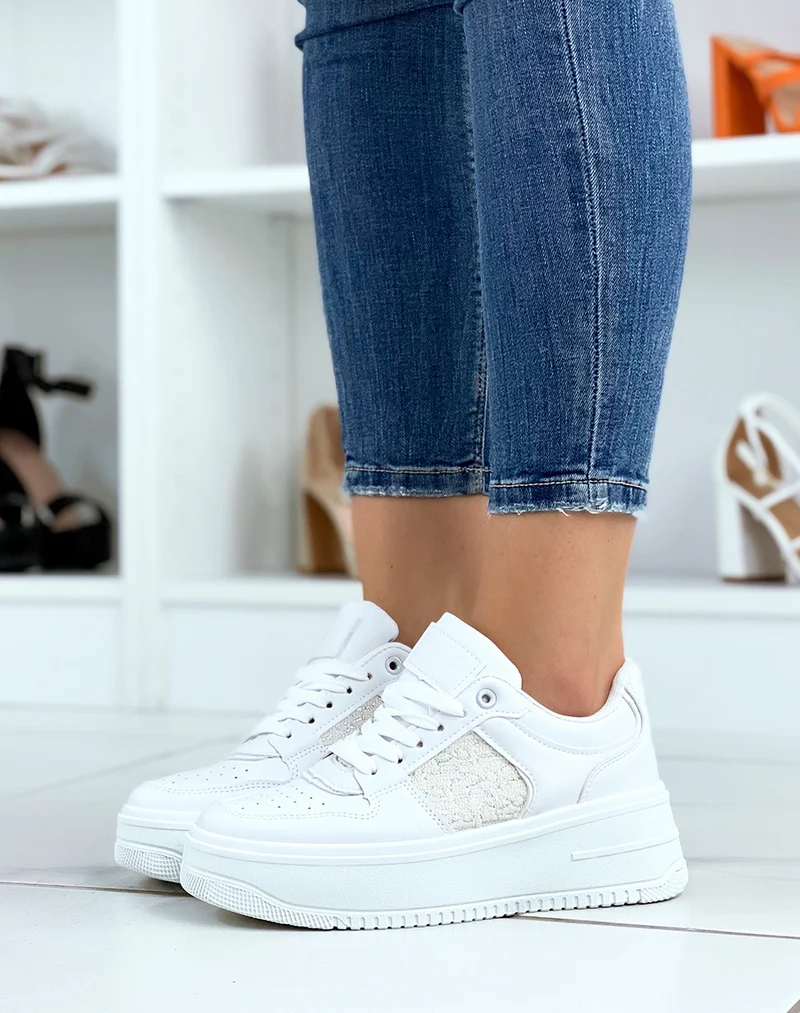 Baskets blanches à empiècements imprimés argentés
