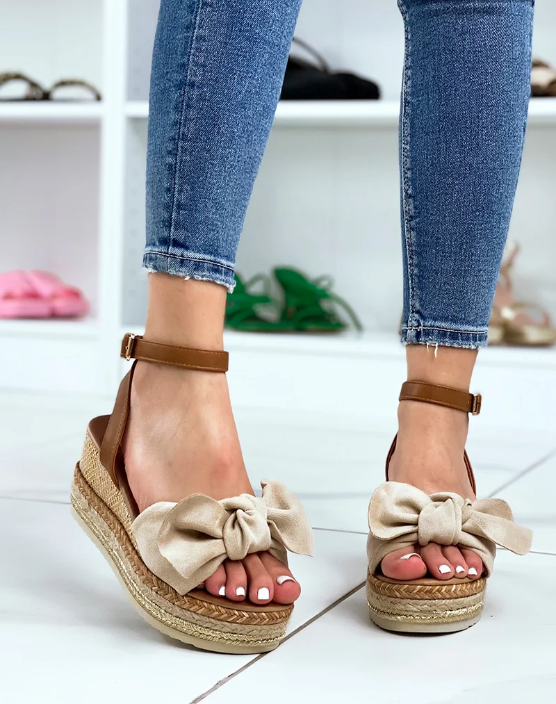 Sandales compensées à noeud en suédine beige et talon en toile de jute coloré