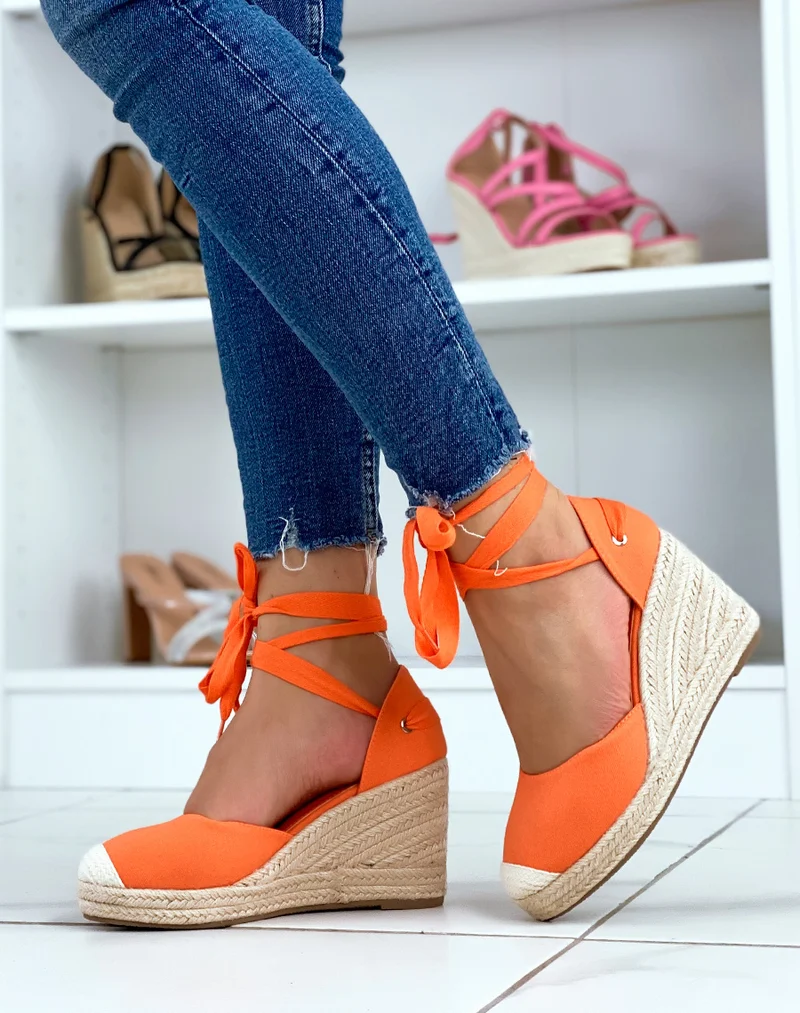 Compensées style espadrilles en toile orange à lacets