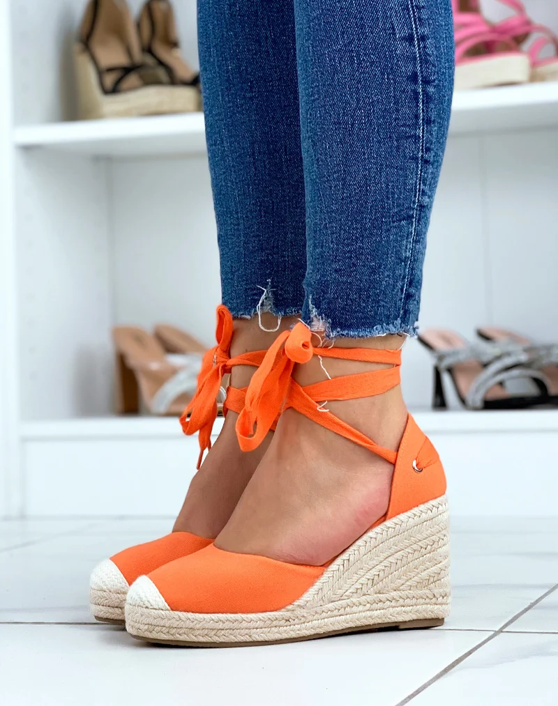 Compensées style espadrilles en toile orange à lacets