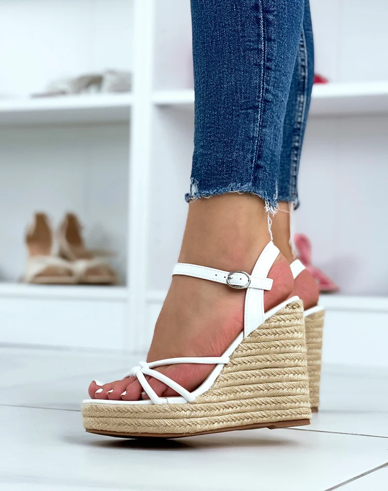 Compensées blanches à talon en jute