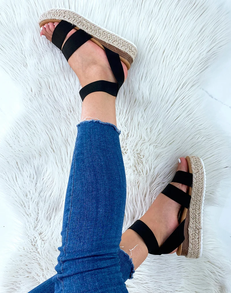 Sandales noires à multiples brides et semelle en jute
