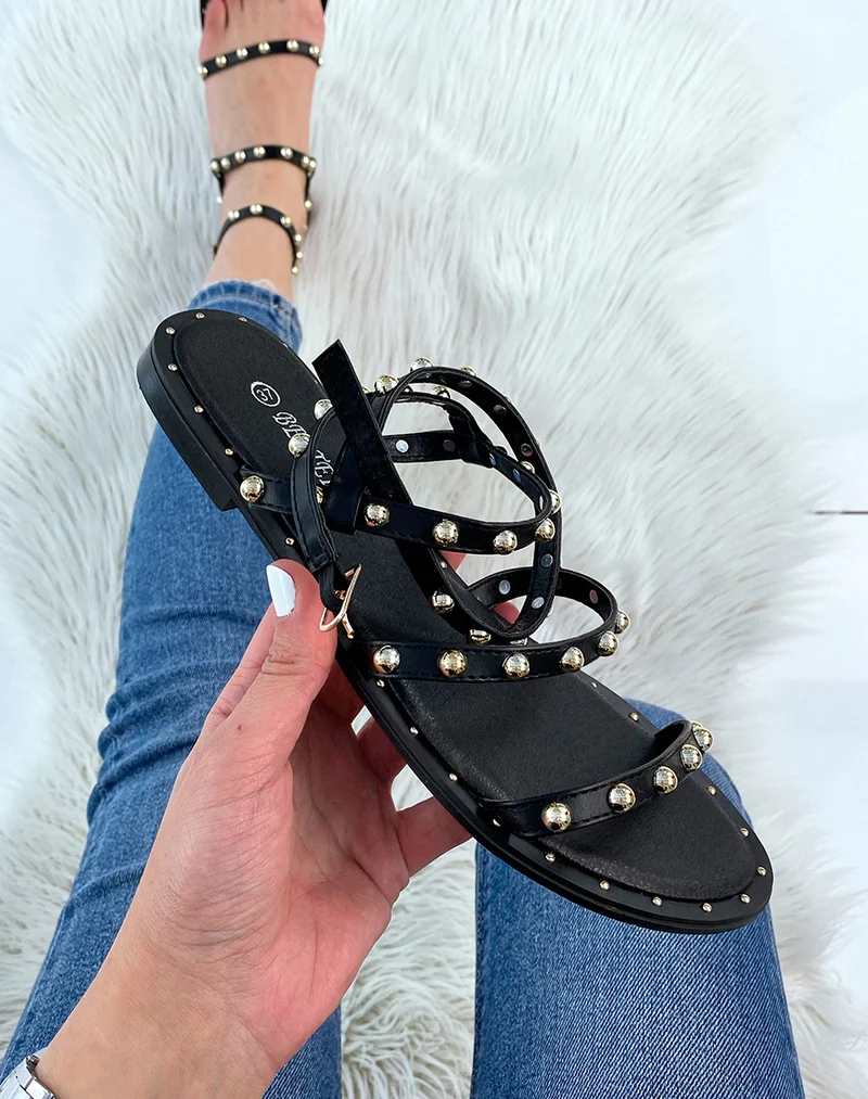 Nu-pieds noirs à multiples brides cloutées