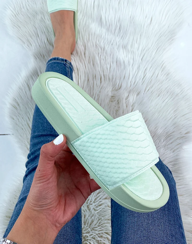 Mules vert pastel effet snake
