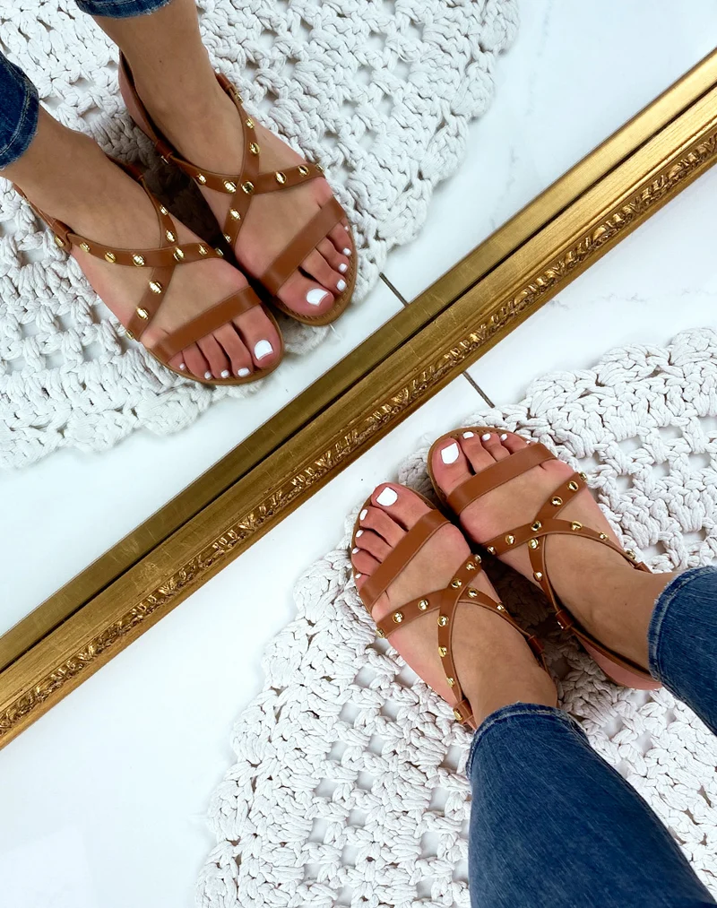 Nu-pieds cloutées camel