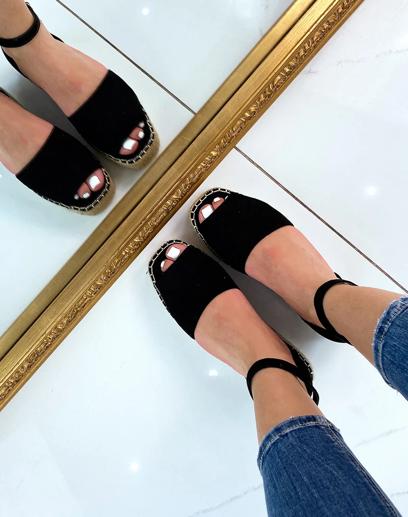 Espadrilles noires à bout ouvert et talon compensé
