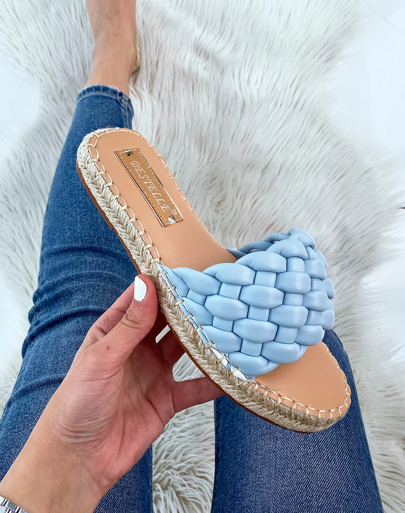 Mules bleu clair tressées à semelle en jute