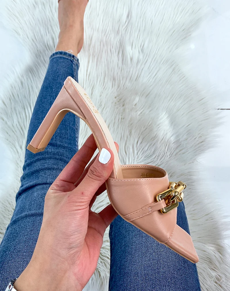 Mules à talon nude à chaîne dorée