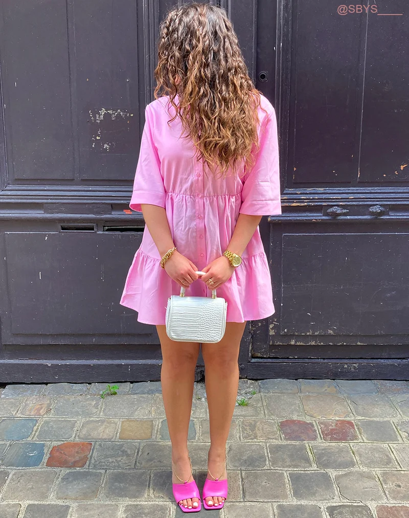 Mules à talon violet fushia et à chaîne dorée