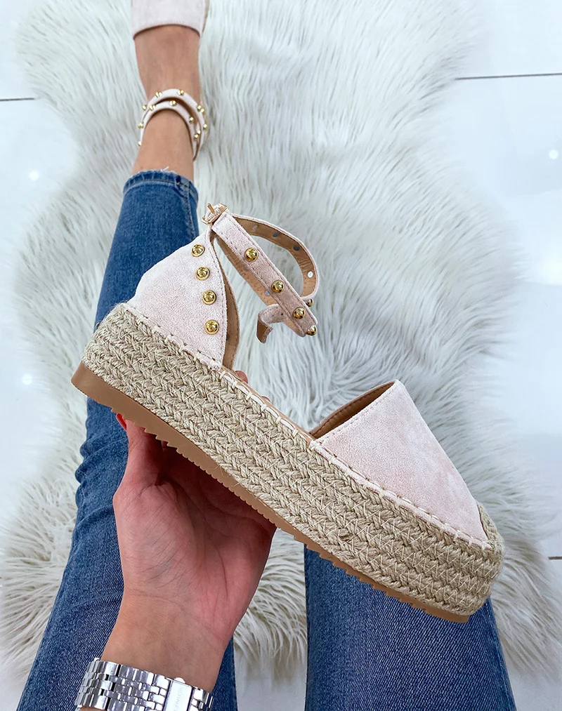 Compensées beiges cloutées style espadrilles