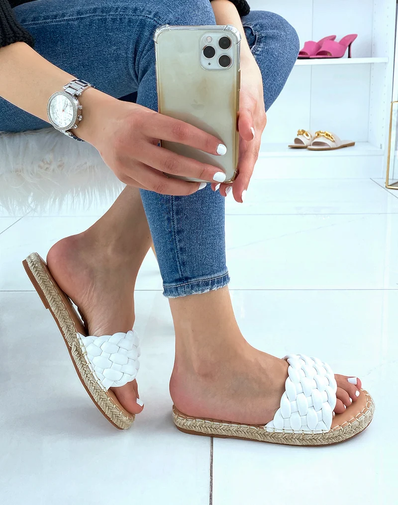 Mules blanches tressées à semelle en jute