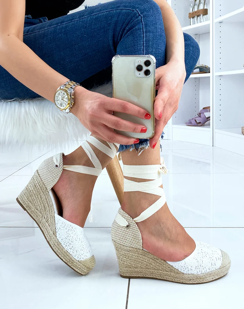 Espadrilles compensées blanches à longues lanières