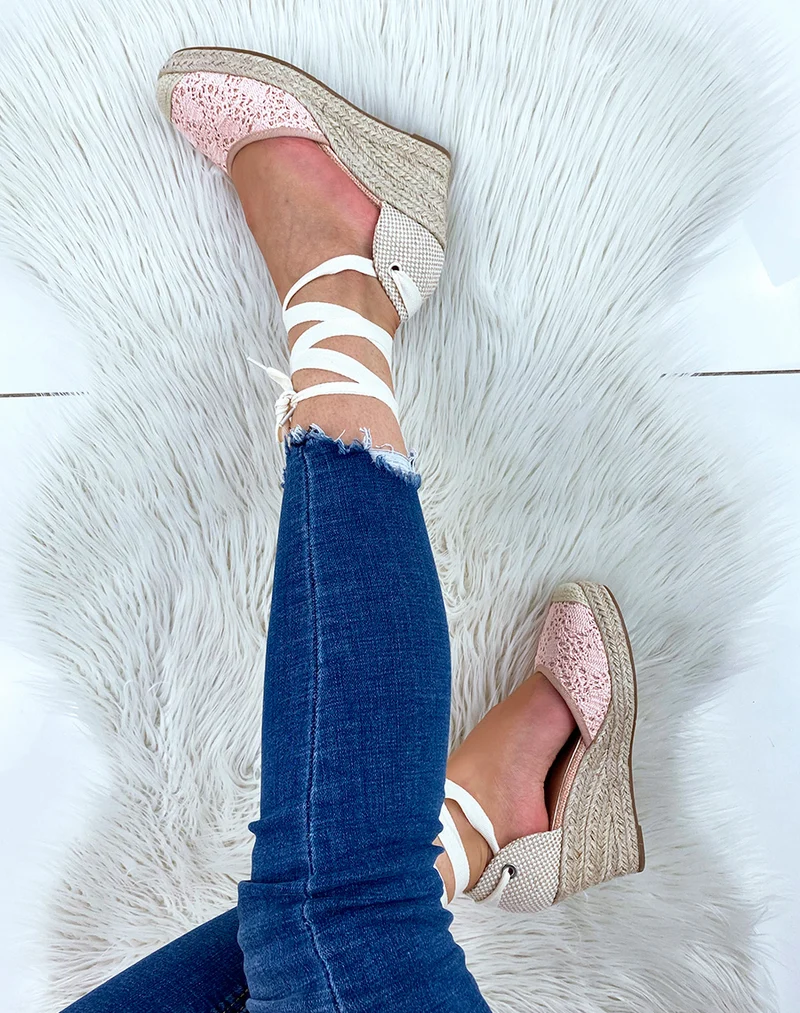 Espadrilles compensées rose pastel à longues lanières