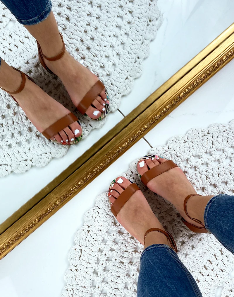 Nu-pieds camel en simili cuir