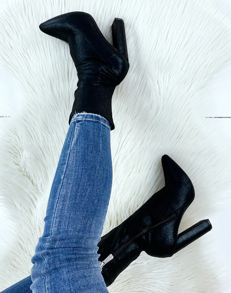 Bottines à talon noires à bout pointu