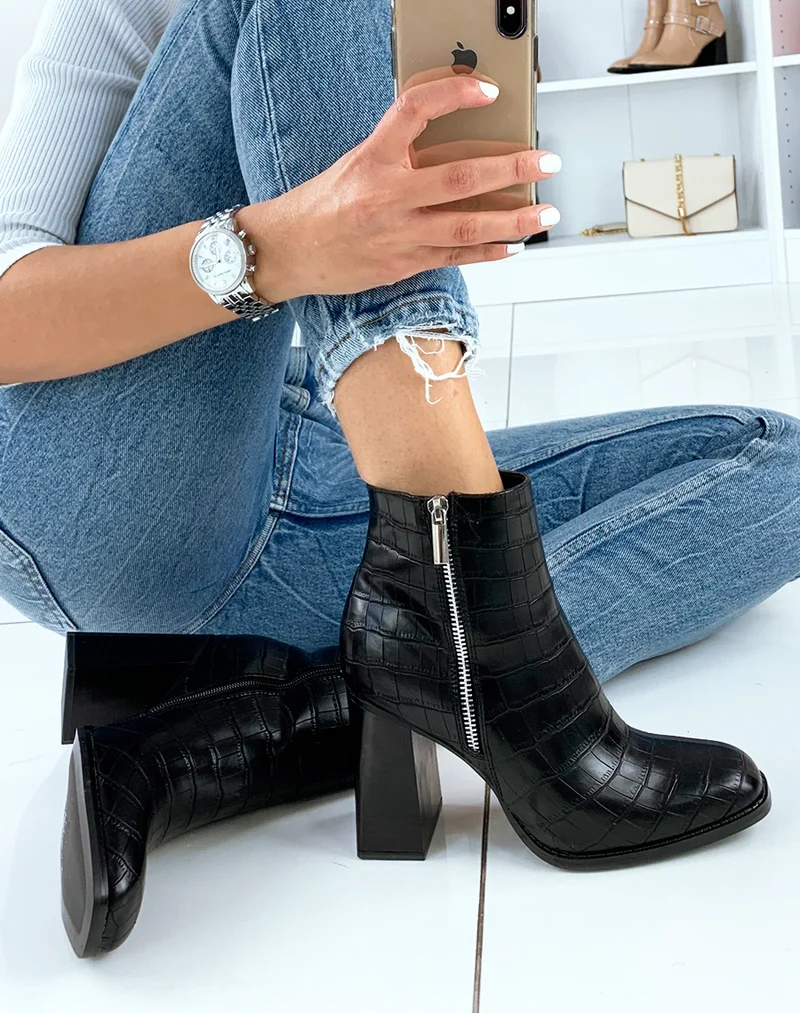 Bottines à talon effet croco noir à bout carré