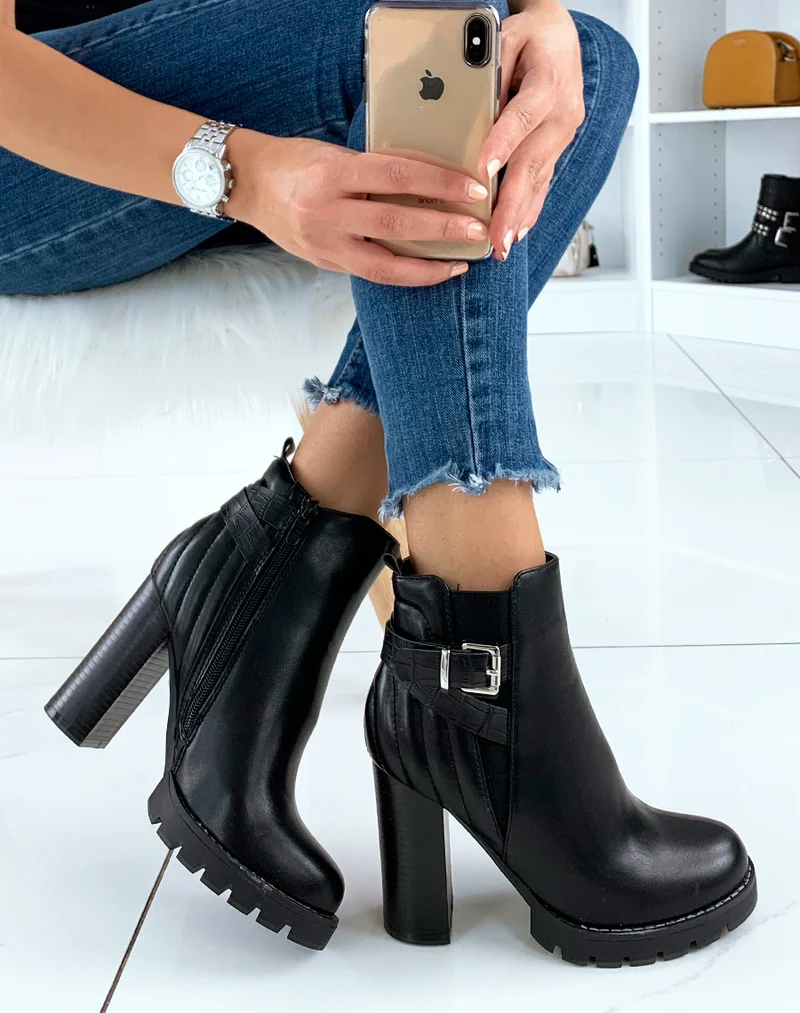 Bottines à talon noires à lanière
