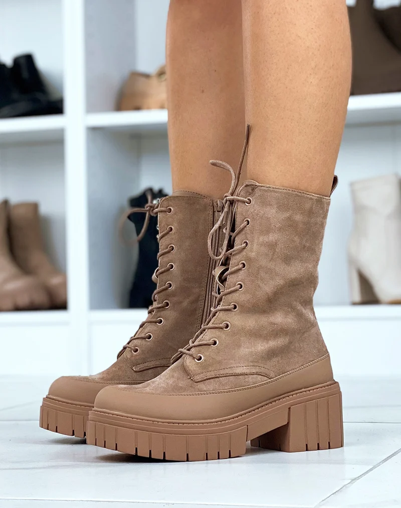 Bottines montantes marrons en suédine à lacet et semelle épaisse