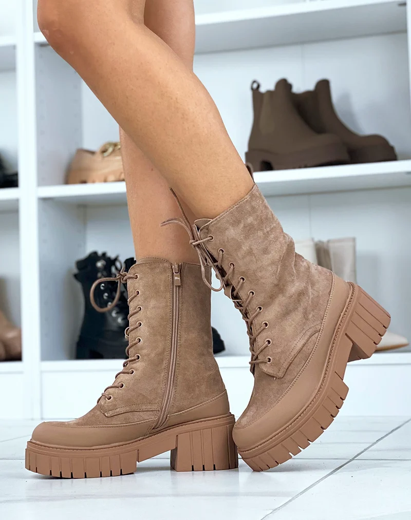 Bottines montantes marrons en suédine à lacet et semelle épaisse