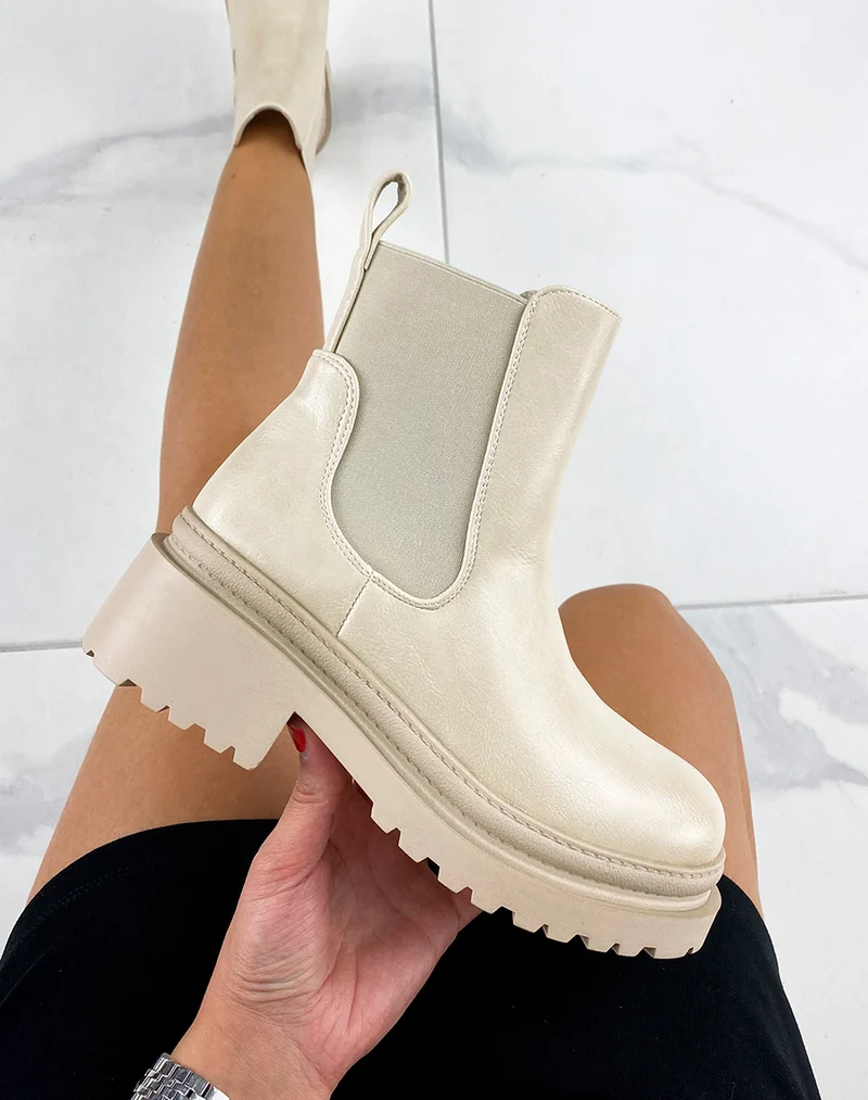 Bottines beiges à élastique et semelle talonnée
