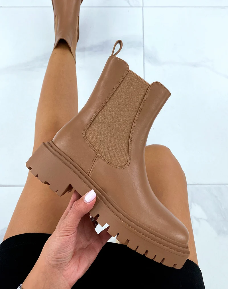 Bottines marrons style chelsea à bout carré