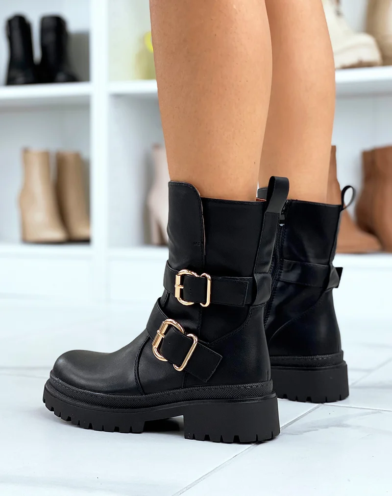 Bottines hautes noires à boucles dorées
