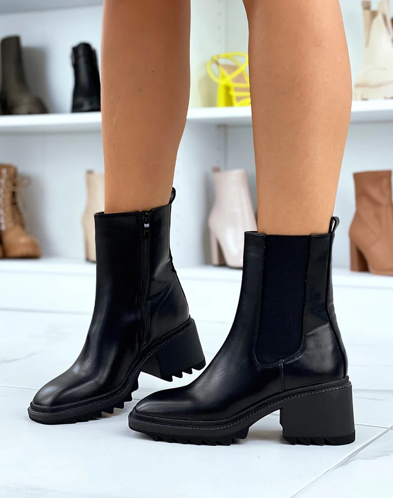 Bottines à talon noires à bout carré