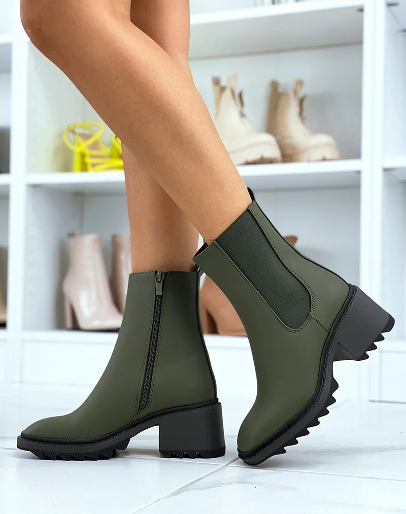 Bottines à talon kaki gommées à bout carré