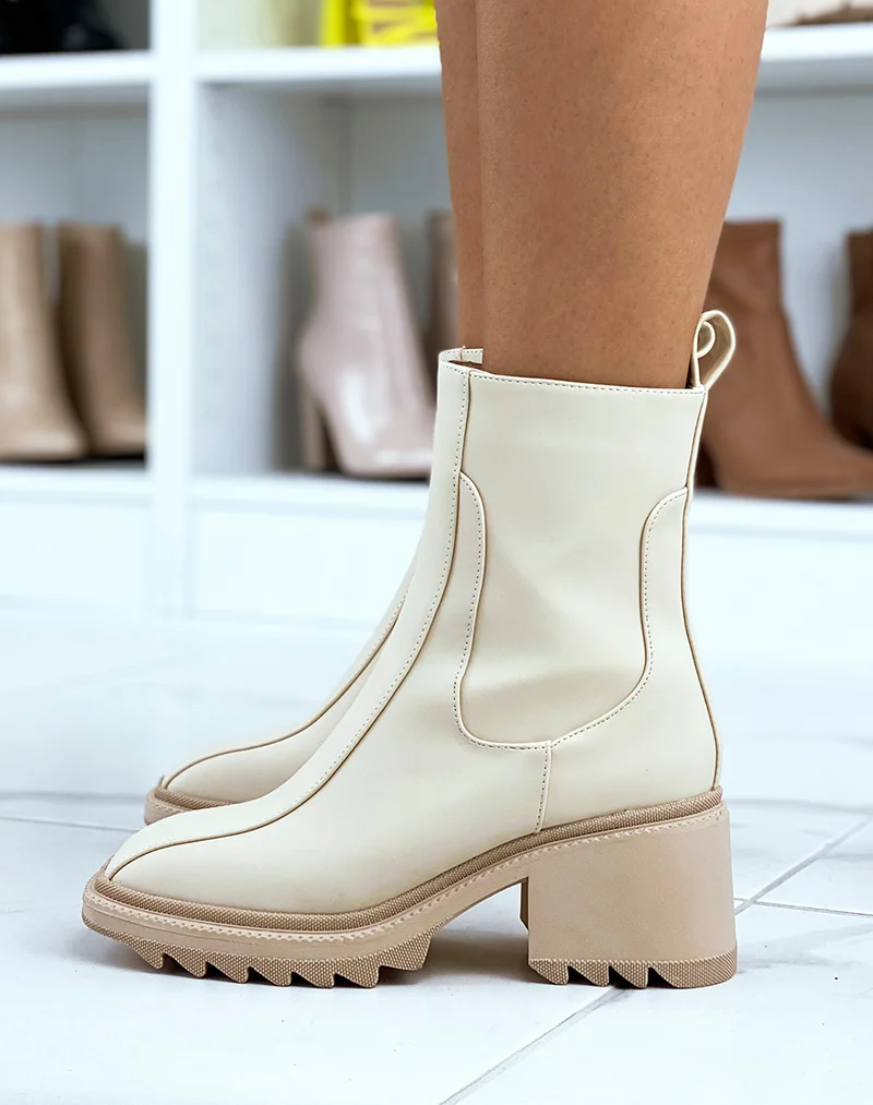 Bottines à talon beiges gommées avec surpiqures