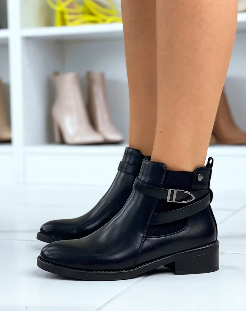 Bottines noires à brides entrecroisées