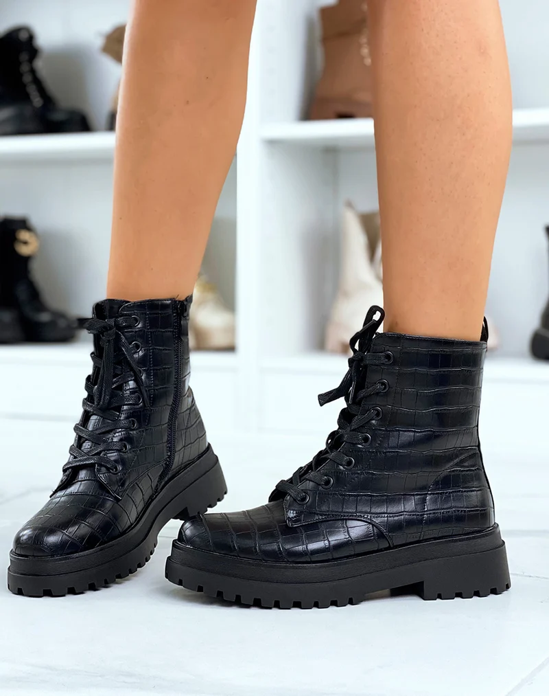 Bottines noires quadrillée effet croco montantes à lacets