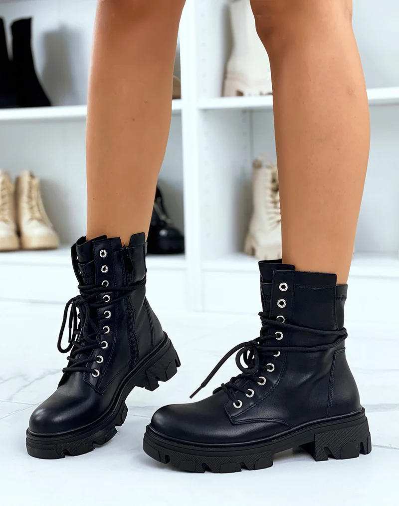 Bottines noires montantes à lacets et semelle talonnée