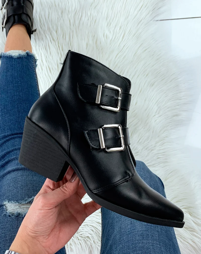 Bottines noires à talon biseauté et bout pointu