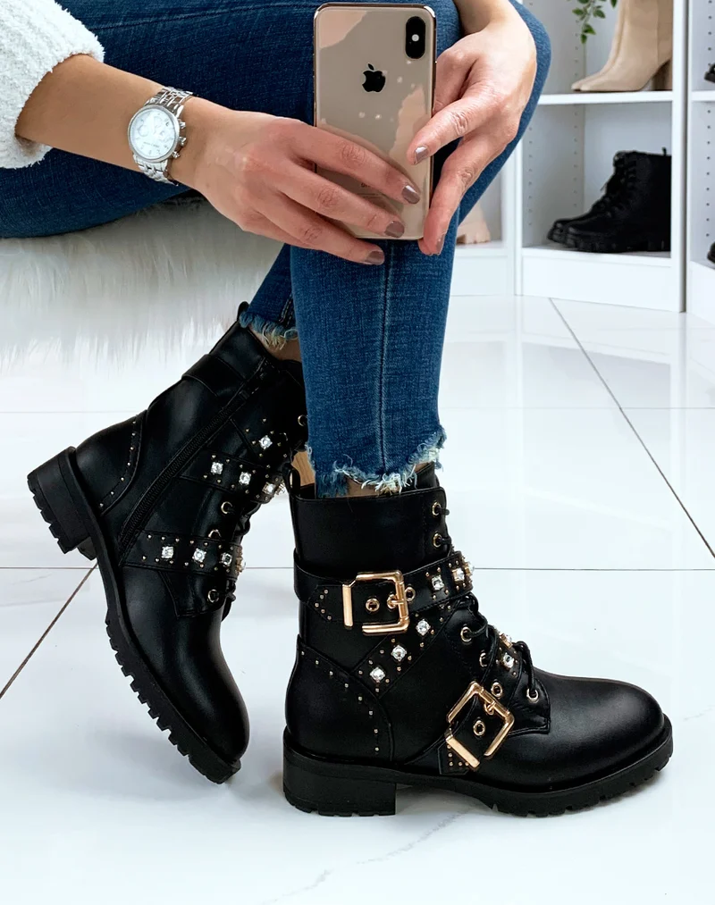 Bottines noires à lacets et détails dorés