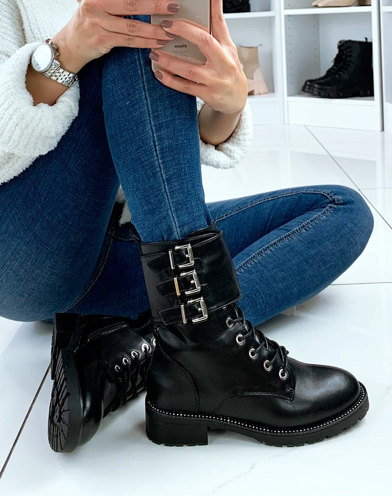 Bottines noires à lanière épaisse