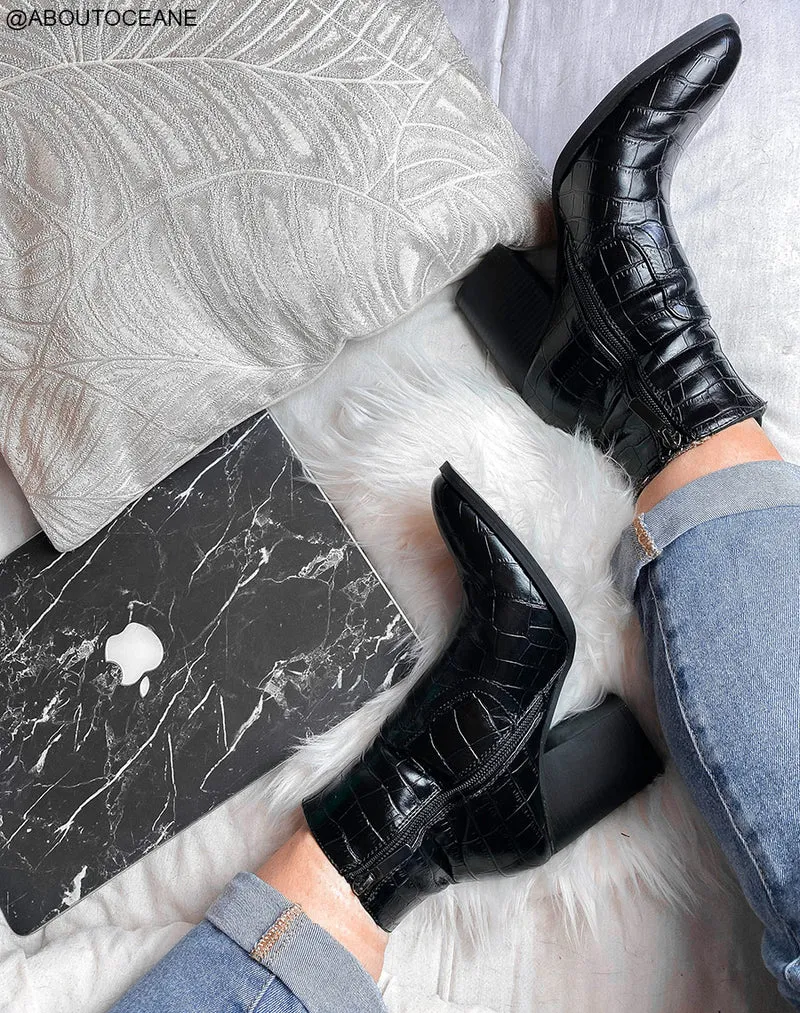 Bottines croco noir à talon et à bout carré