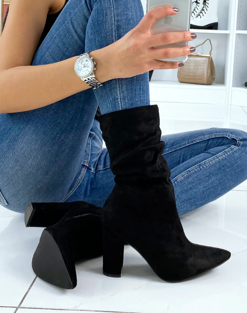 Bottines à talon noires plissées à bout pointu