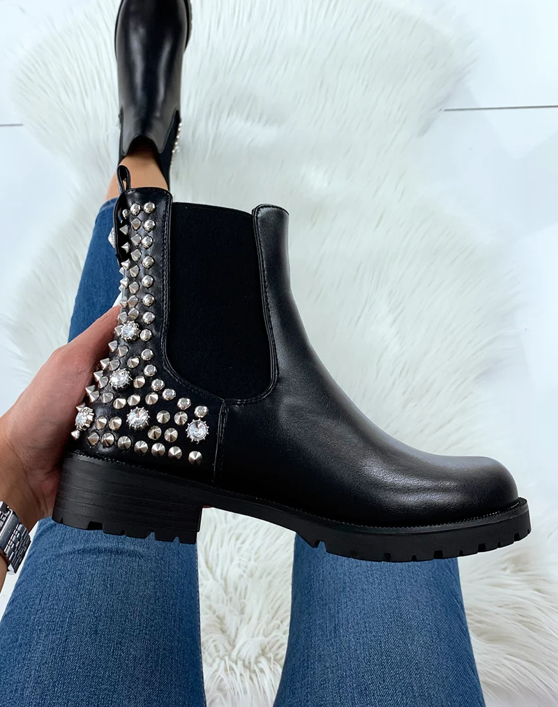 Bottines montantes noires à clous et strass