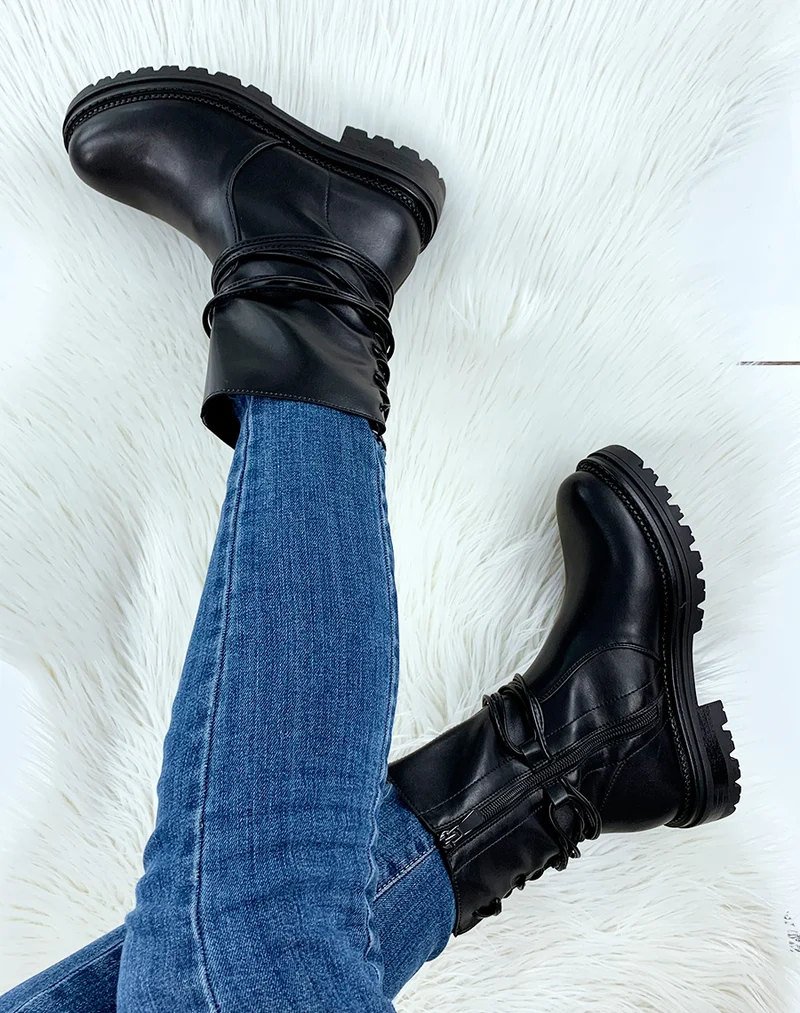 Bottines hautes à lacets entremêlés noires
