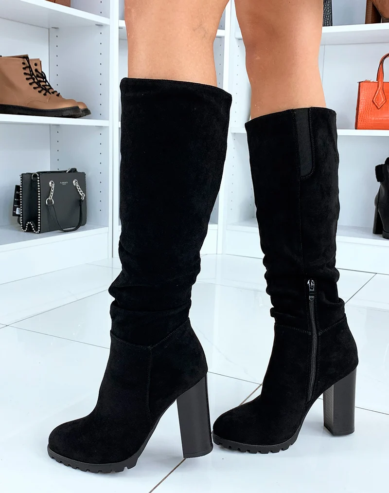 Bottes en suédine noire à talon