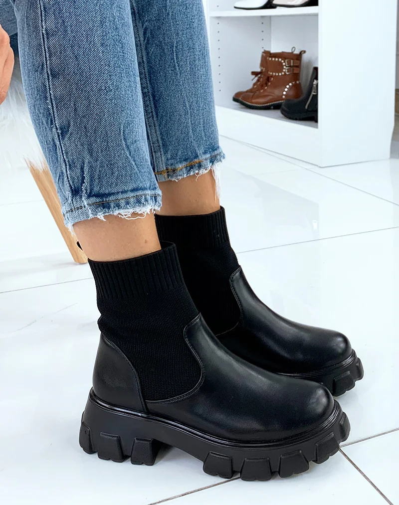 Bottines chaussettes noires et semelle plateforme