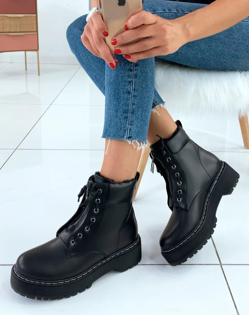 Bottines montantes noires avec fourrure