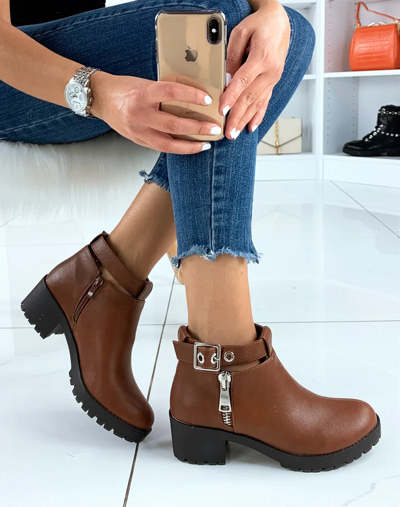 Bottines camel à sangles ajustables