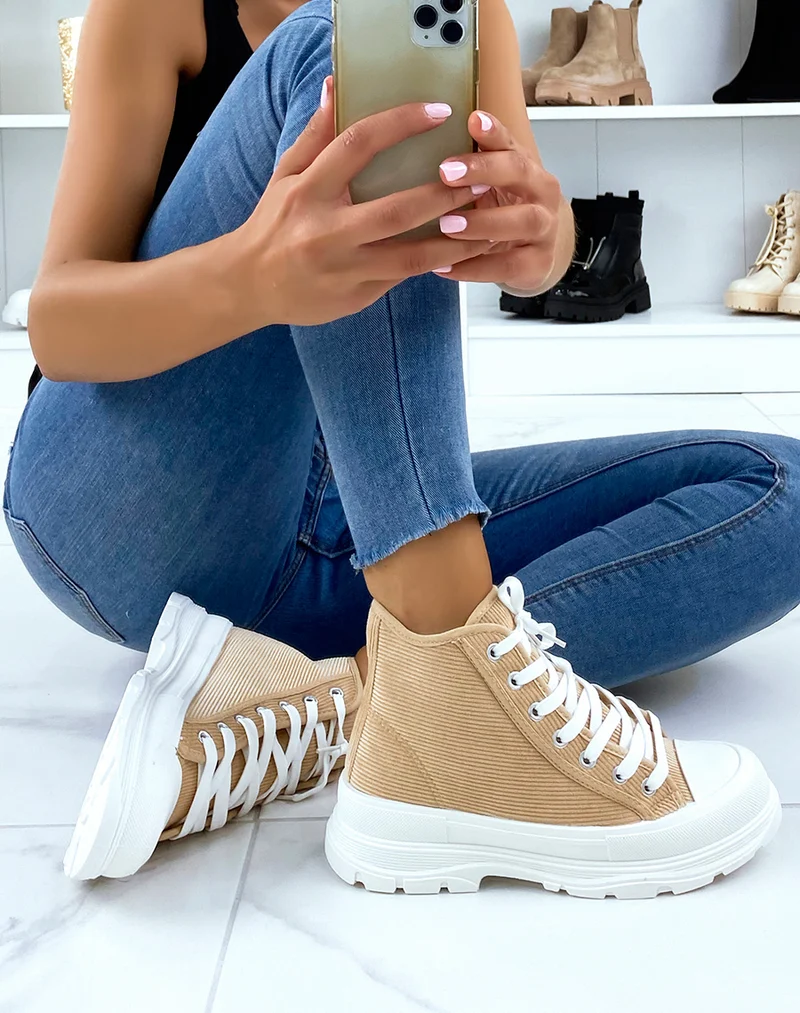 Basket beige foncé montantes en suédine rayée