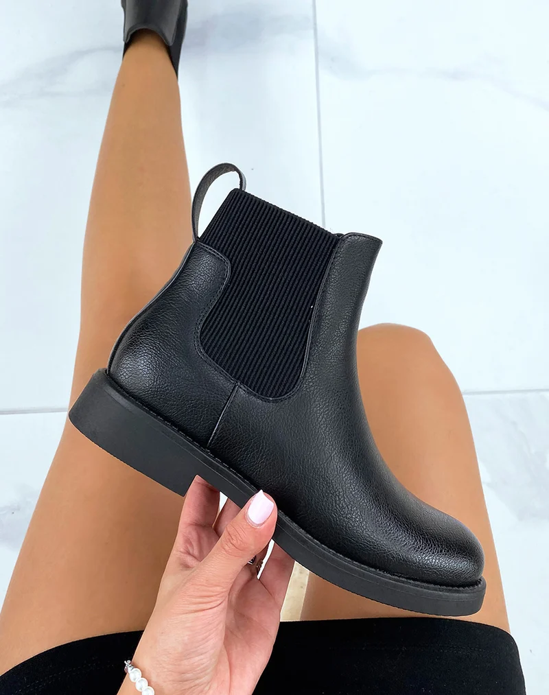 Bottines noires à élastiques rayés