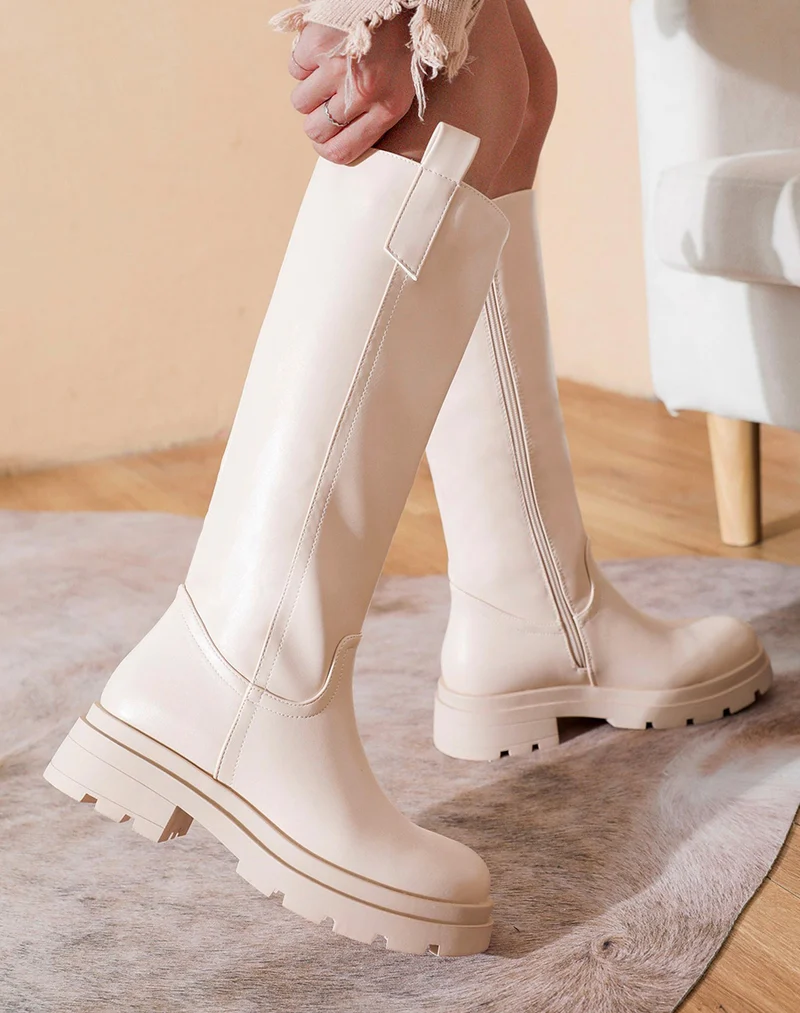 Bottes hautes beige à semelle crantée